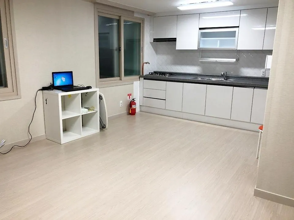 Honey House Hotel Busan 2*,  South Korea