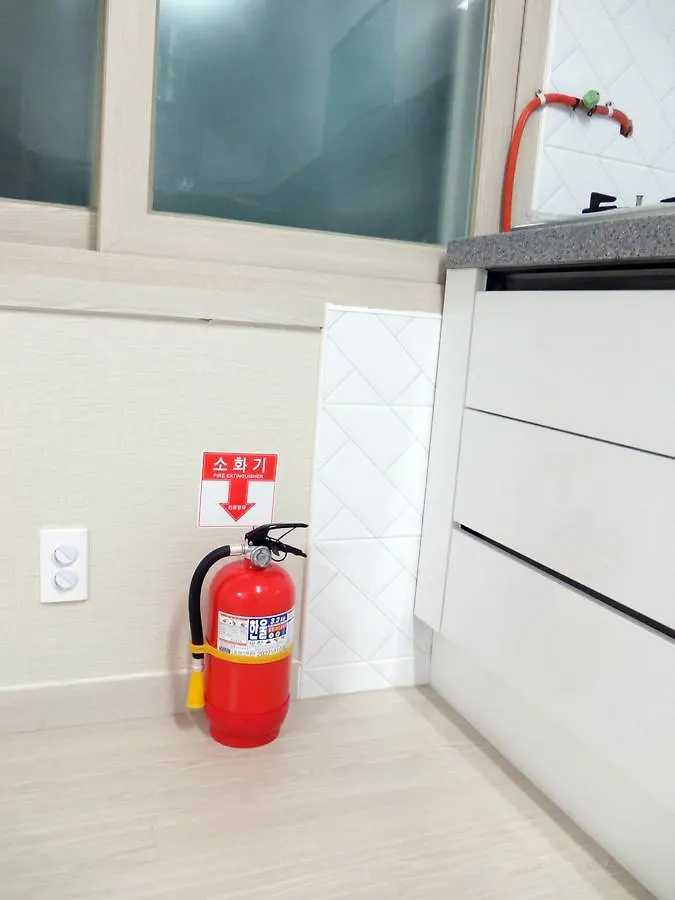 Honey House Hotel Busan 2*,